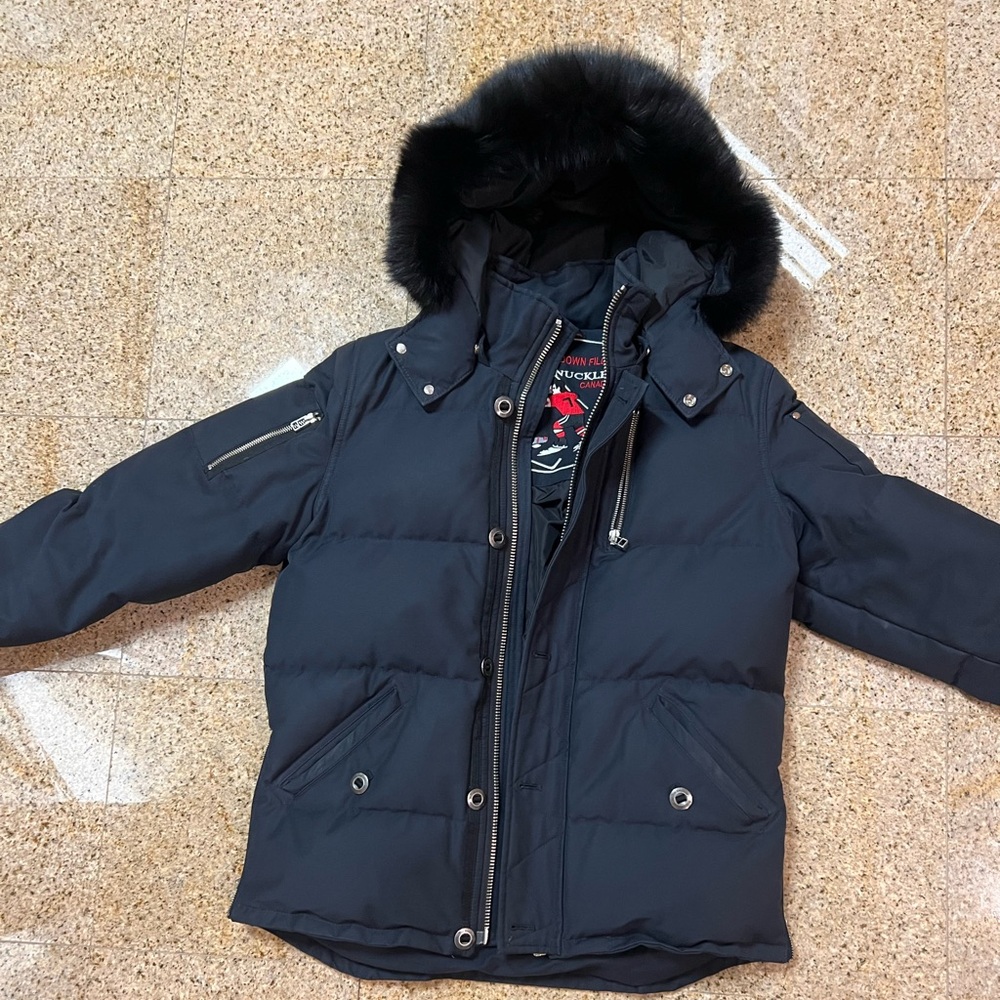 MENS 
LIKE new moose knuckles ORIGINAL 3Q FUR down jacket in navy with fur